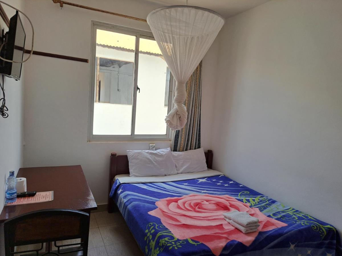 Kwale Golden Guest House Ngoại thất bức ảnh