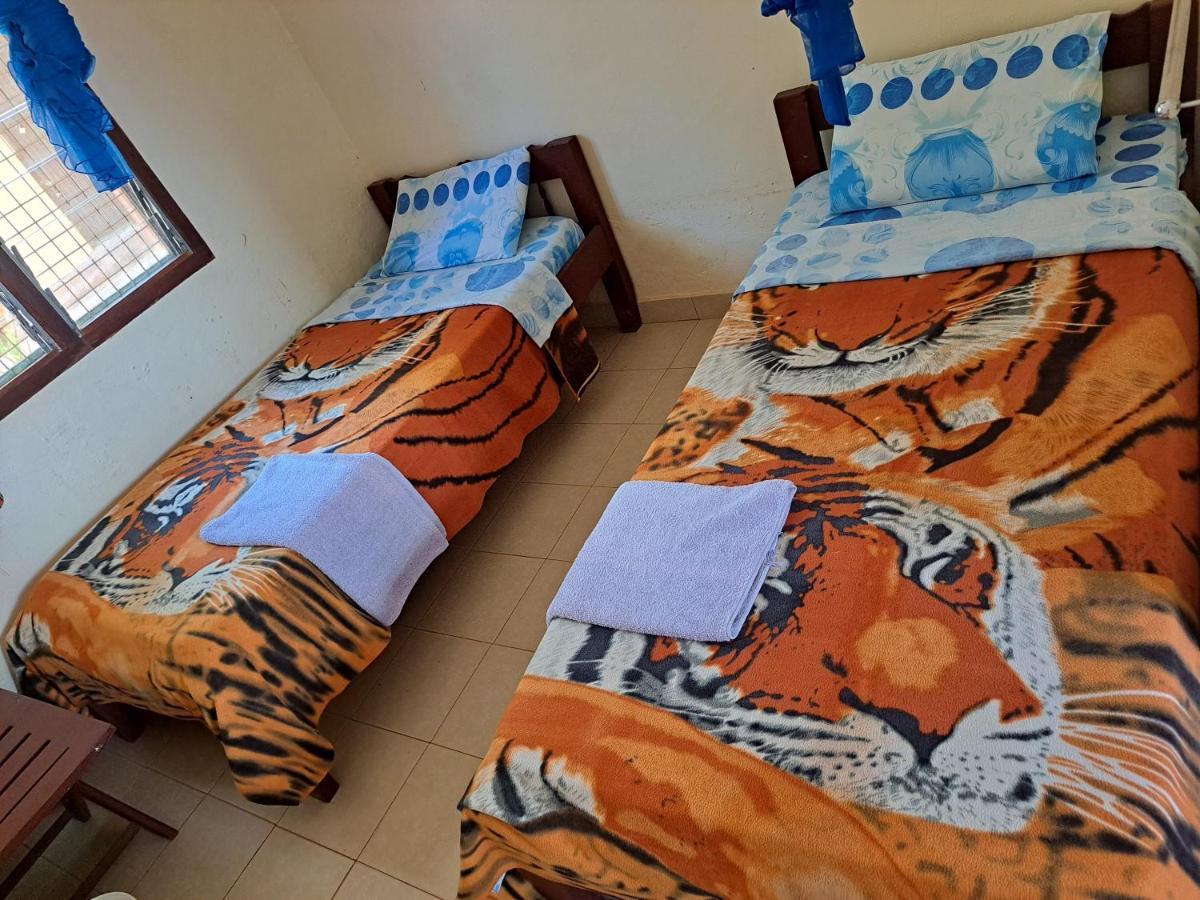 Kwale Golden Guest House Ngoại thất bức ảnh